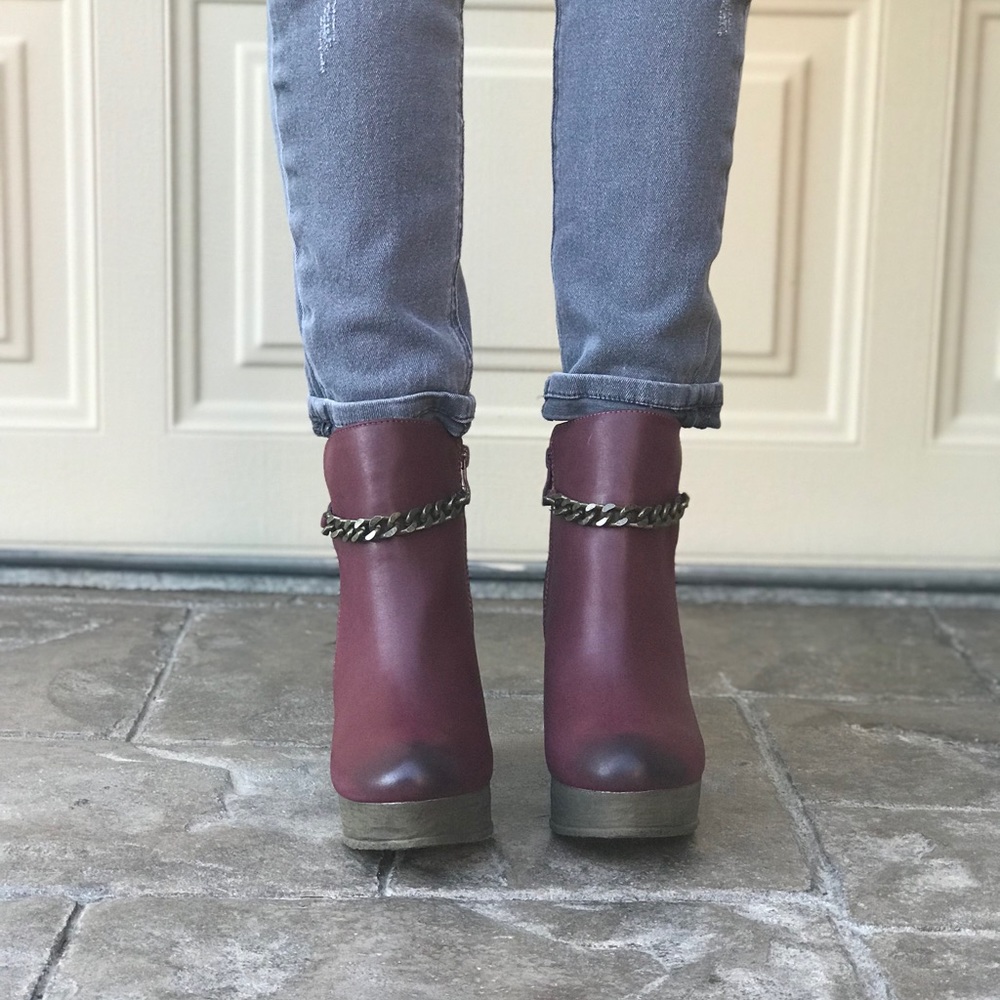 NIB Red Wine Chain Platform Wedge Ankle Boots - Picture 4 of 7